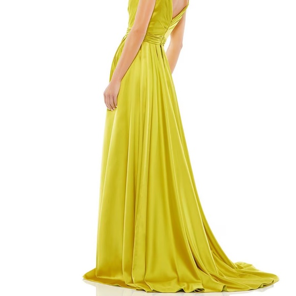 Mac Duggal V-Neck Sleeveless Thigh High Slit Faux Wrap Ruched Waist Gown - Picture 2 of 5